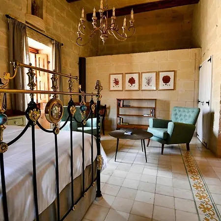 Bed & Breakfast Maria's Għasri