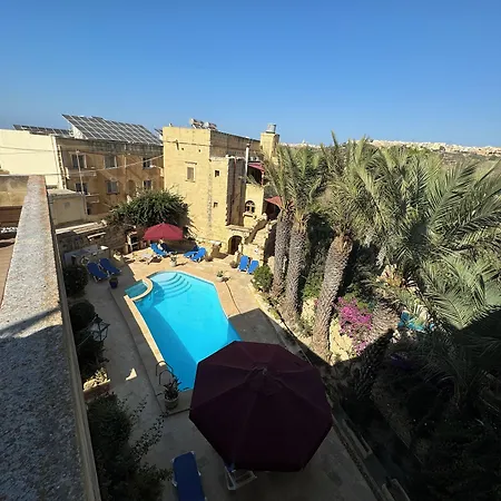 Maria's Bed & Breakfast 4*